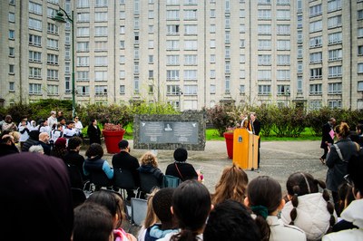 𝟏𝟎 𝐀𝐍𝐒 𝐀𝐏𝐑È𝐒 𝐌𝐎𝐋𝐄𝐍𝐁𝐄𝐄𝐊 𝐒𝐄 𝐒𝐎𝐔𝐕𝐈𝐄𝐍𝐓